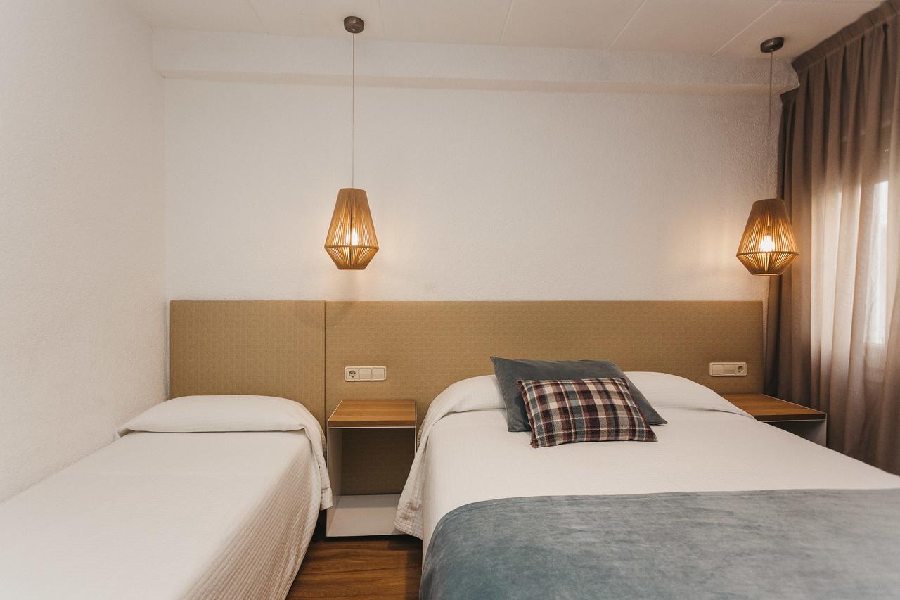 Hotel Catalunya リベス・デ・フレセル エクステリア 写真