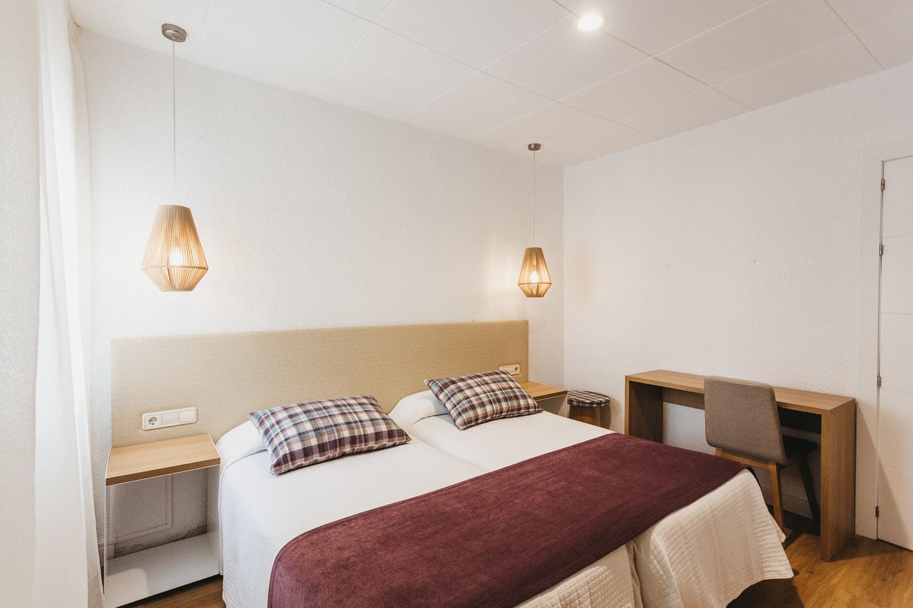 Hotel Catalunya リベス・デ・フレセル エクステリア 写真