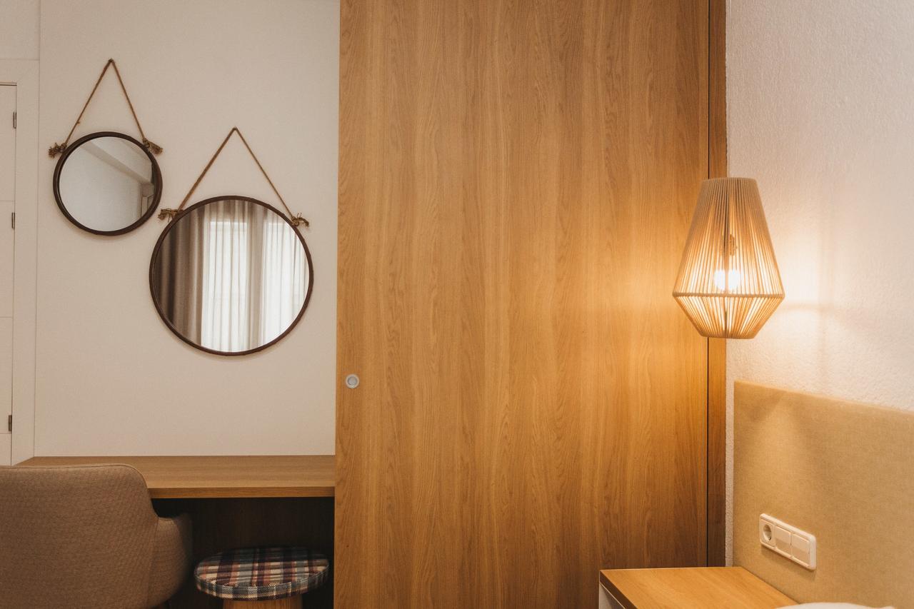 Hotel Catalunya リベス・デ・フレセル エクステリア 写真
